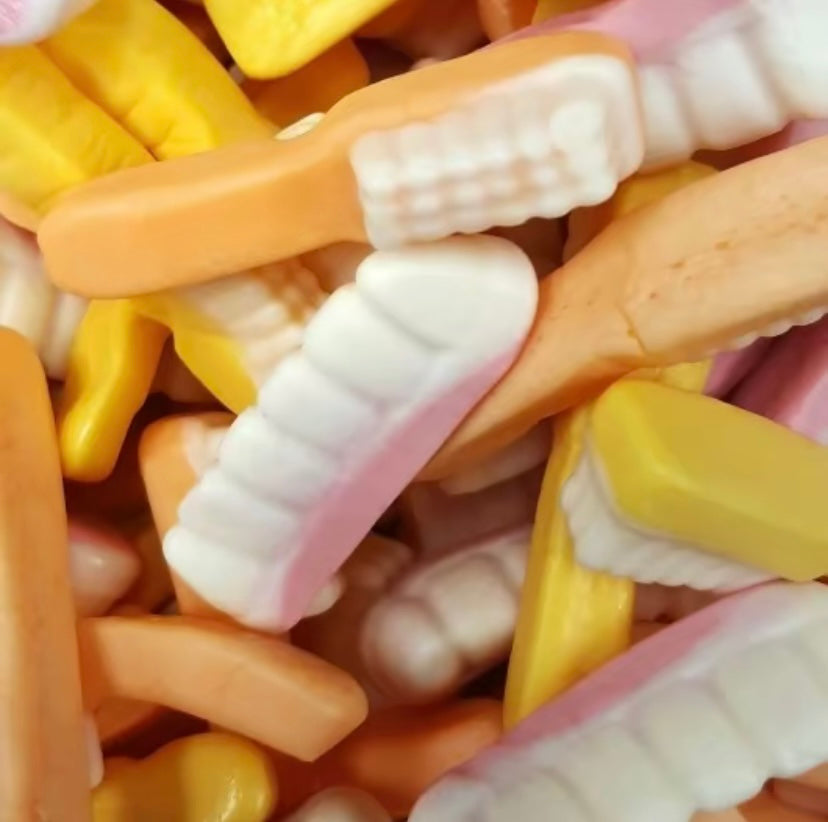 Teeth and toothbrush 100g