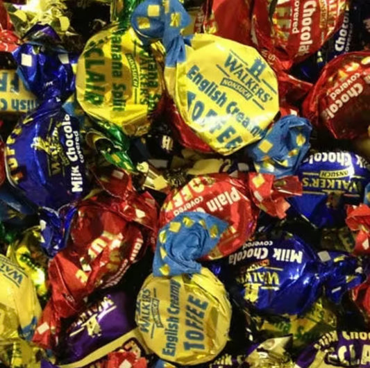 Assorted toffees and eclairs 100g